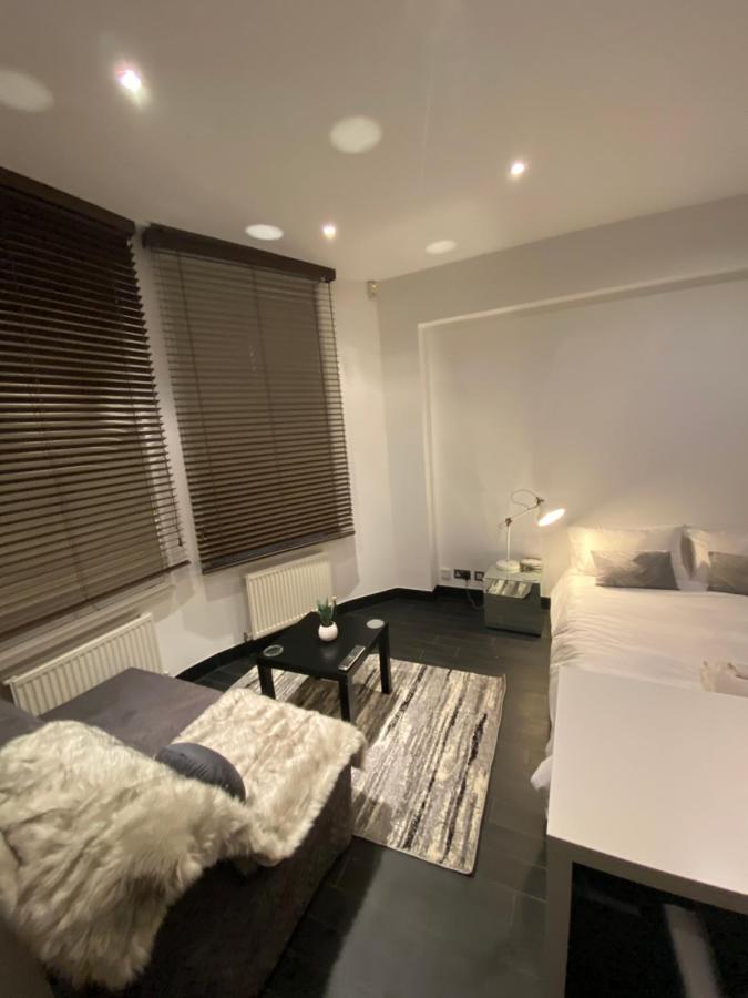Beautiful Modern Studio In High Street Kensington Apartment ลอนดอน ภายนอก รูปภาพ
