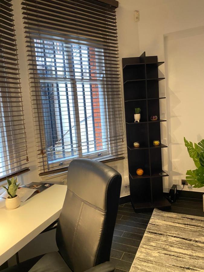 Beautiful Modern Studio In High Street Kensington Apartment ลอนดอน ภายนอก รูปภาพ