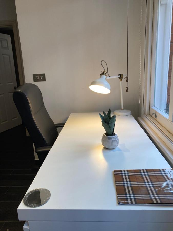 Beautiful Modern Studio In High Street Kensington Apartment ลอนดอน ภายนอก รูปภาพ
